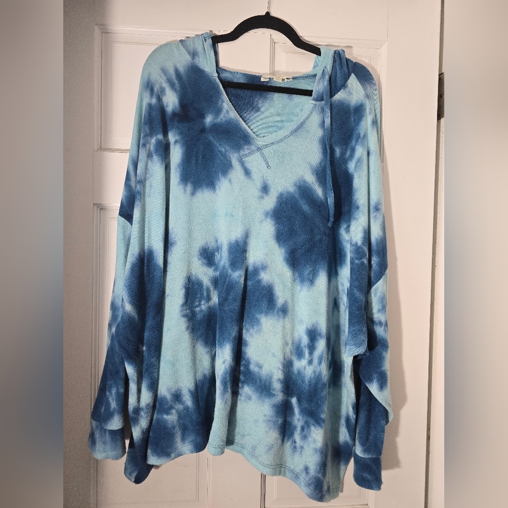 Terra & Sky 4X Blue Tie-Dye Hoodie